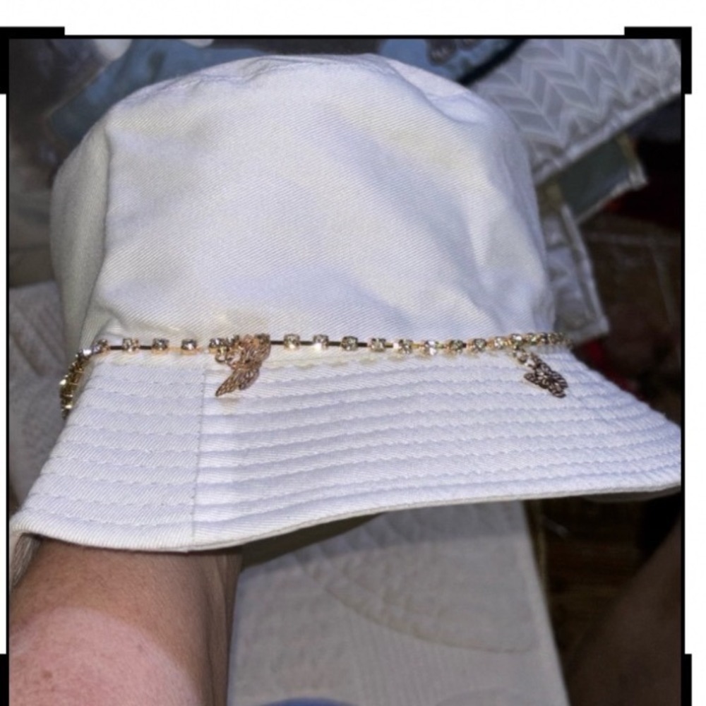 LA Express Madden NYC Bucket Hat Bundle White Butterfly Quilted Chain  3 pcs